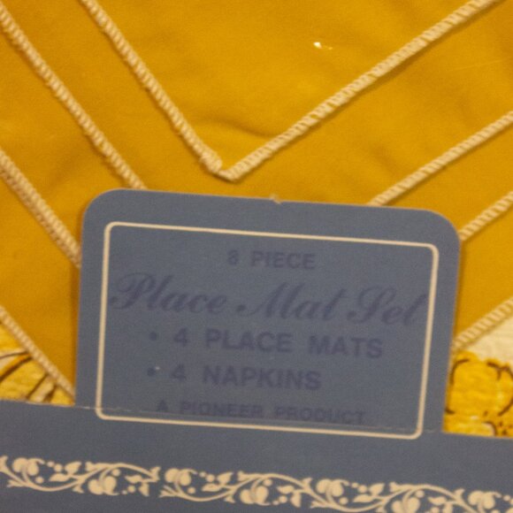 Vintage NOS Pioneer Product Placemat and Napkin Set - Picture 3 of 5
